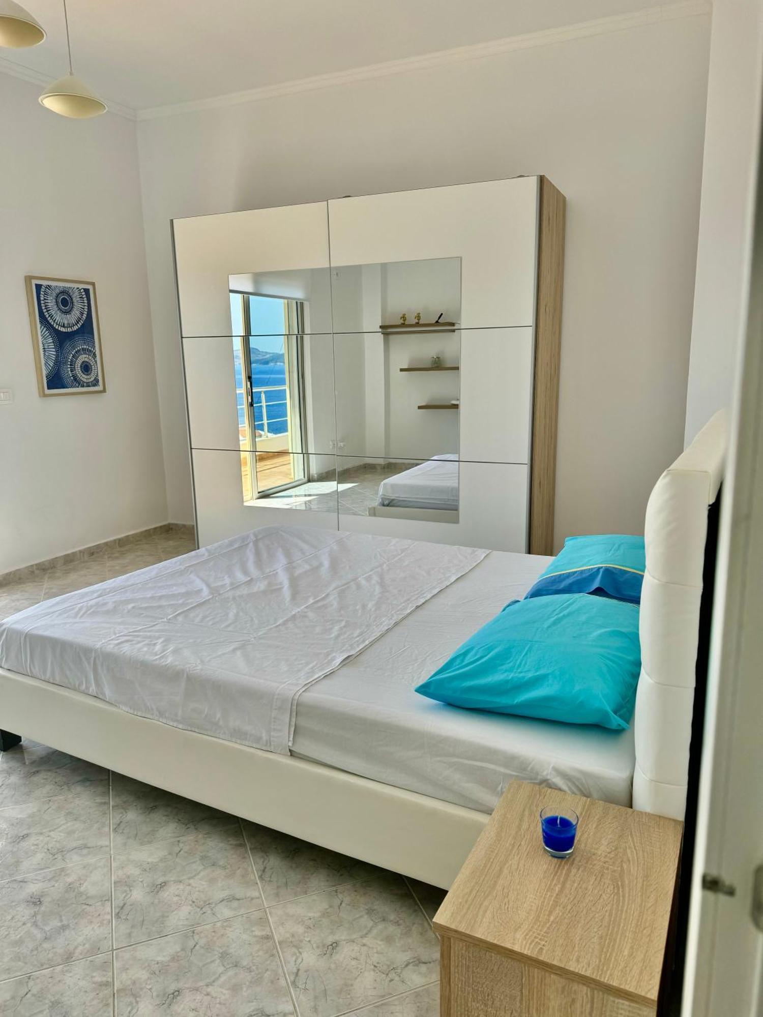 Apartment Comfy Blue *